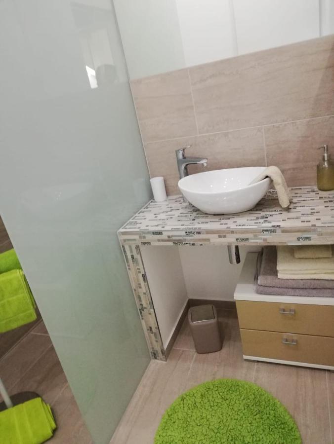 Apartmani Deluxe Jasenice  Exteriör bild